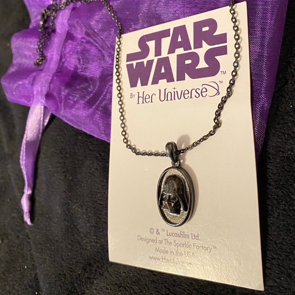STAR WARS Darth Vader NWOT pendant necklace x HER UNIVERSE / Father’s Day gift!